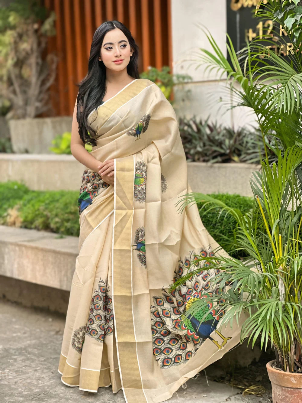 Premium Golden Tissue Saree – 6.25 Meters | Elegant & Lightweight (VH1032)