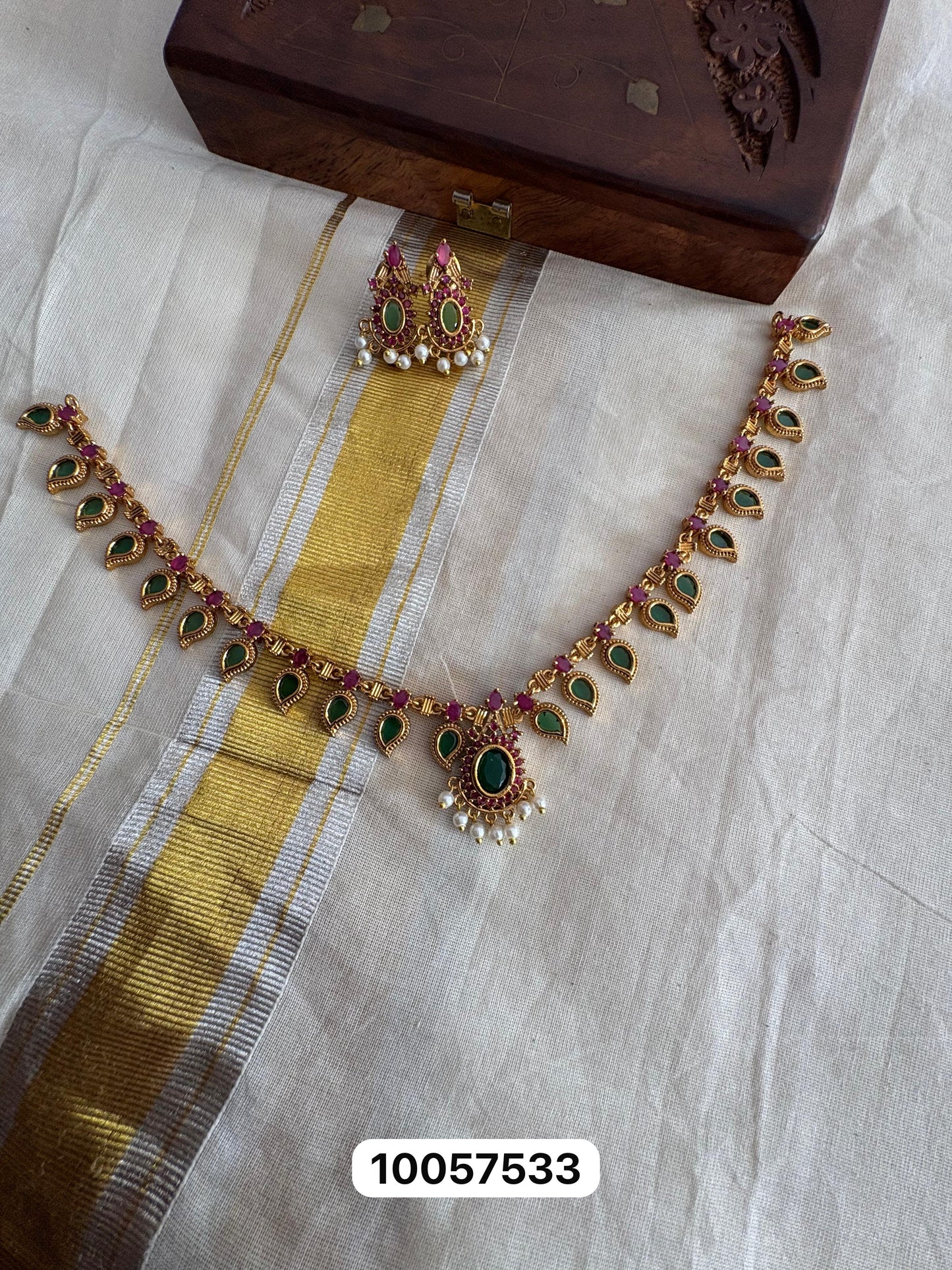 Arati Podi Inspired Necklace – A Tribute to Timeless Tradition