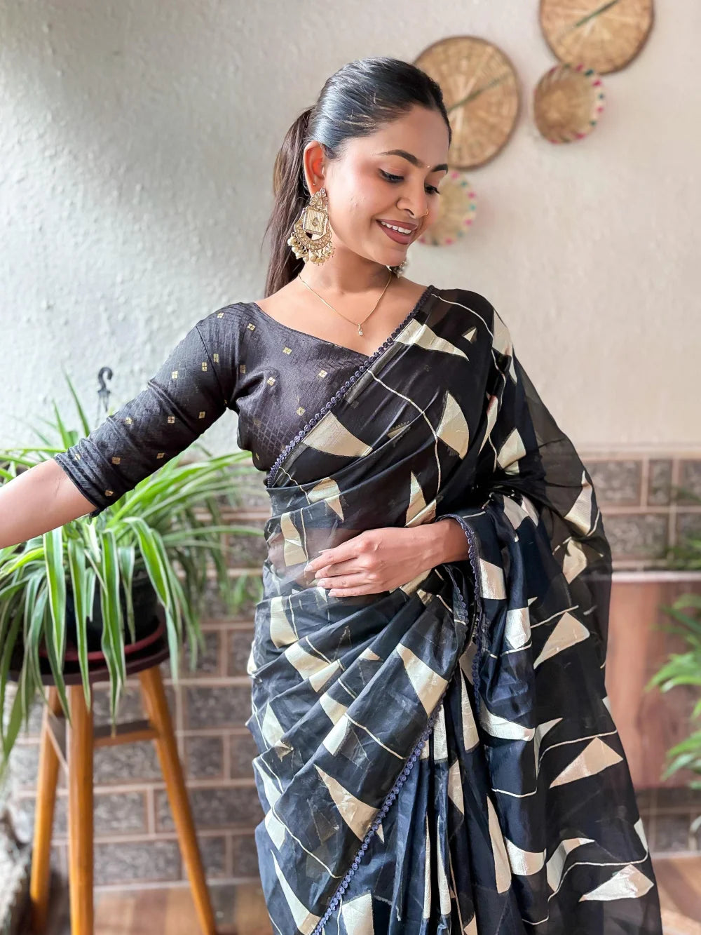 Elegant Black Organzo Saree(VH1026)