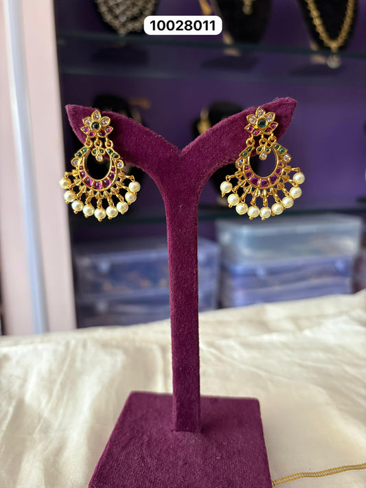 Anvika earrings - Chandbali (crescent-shaped)