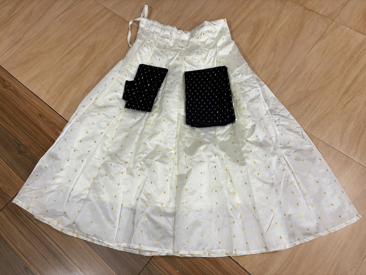 Dots & Diamond Davani – Grace in Every Detail