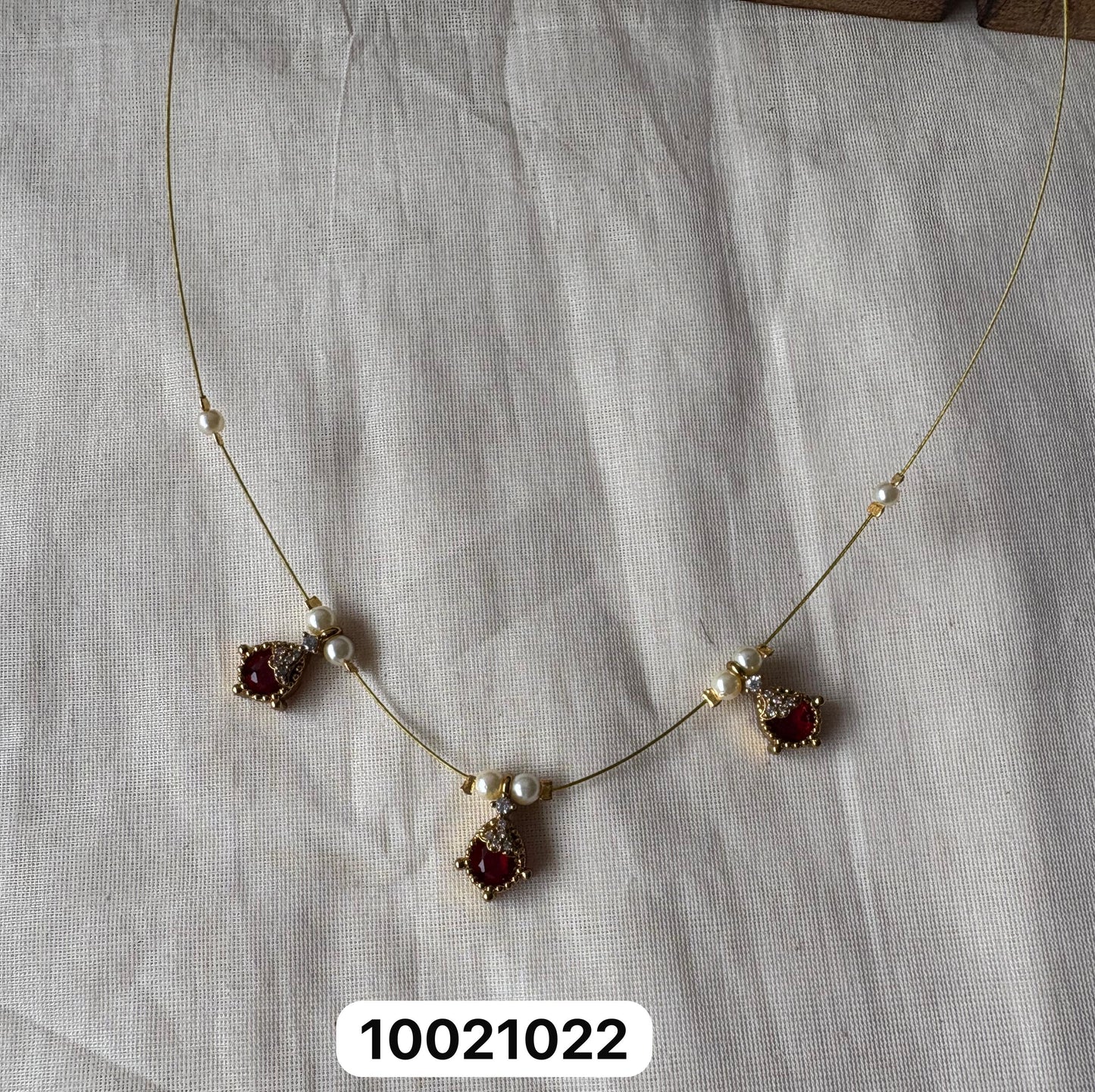Colour Pendant with Invisible Chain – Elegant Simplicity, Everyday Glam