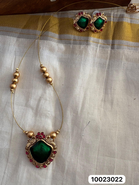 Invisible Green and Red Palakka Necklace – Matte Gold Finish