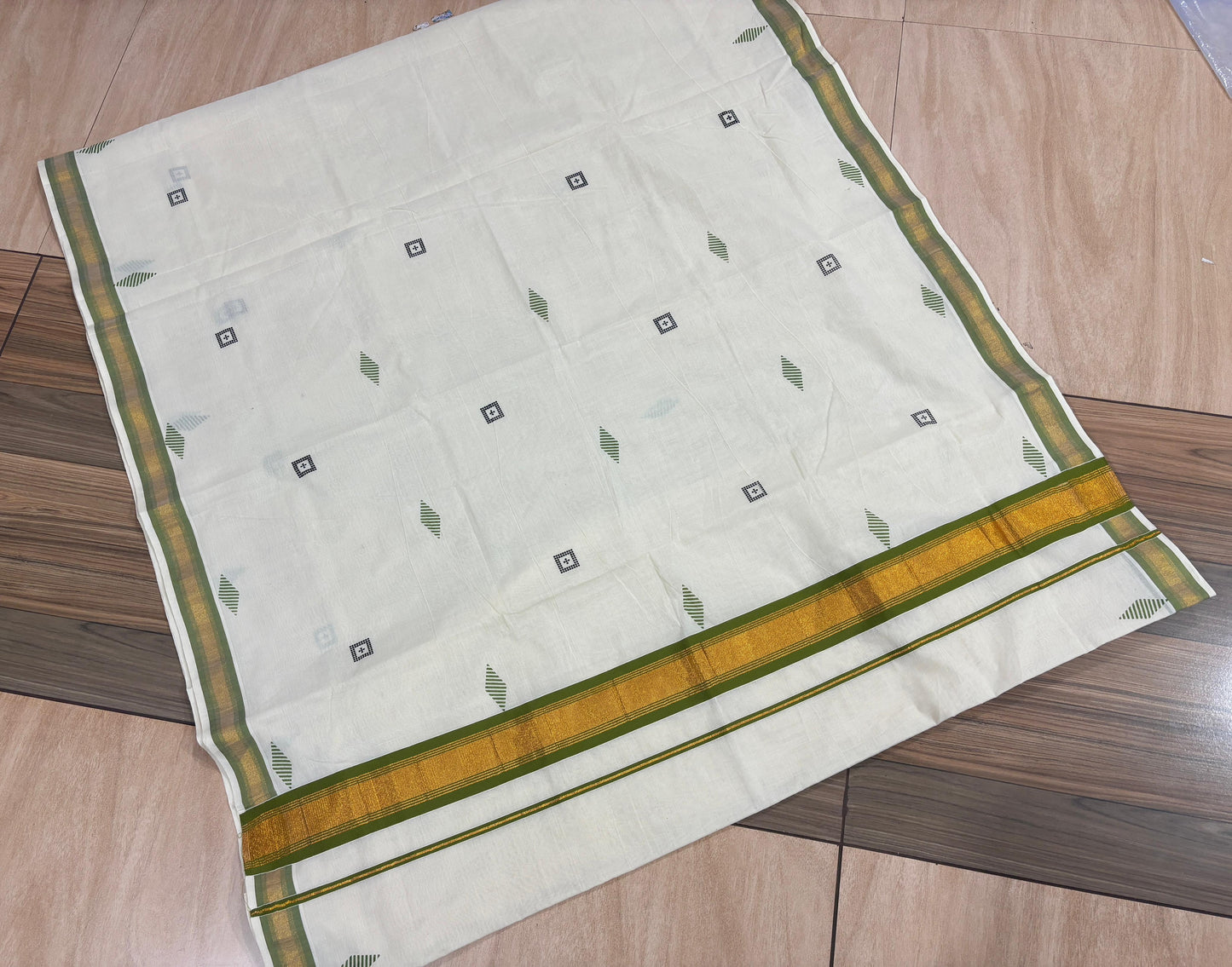 Premium Kara Kasavu Cotton Saree with Small Butta Print – 6.25 Meters