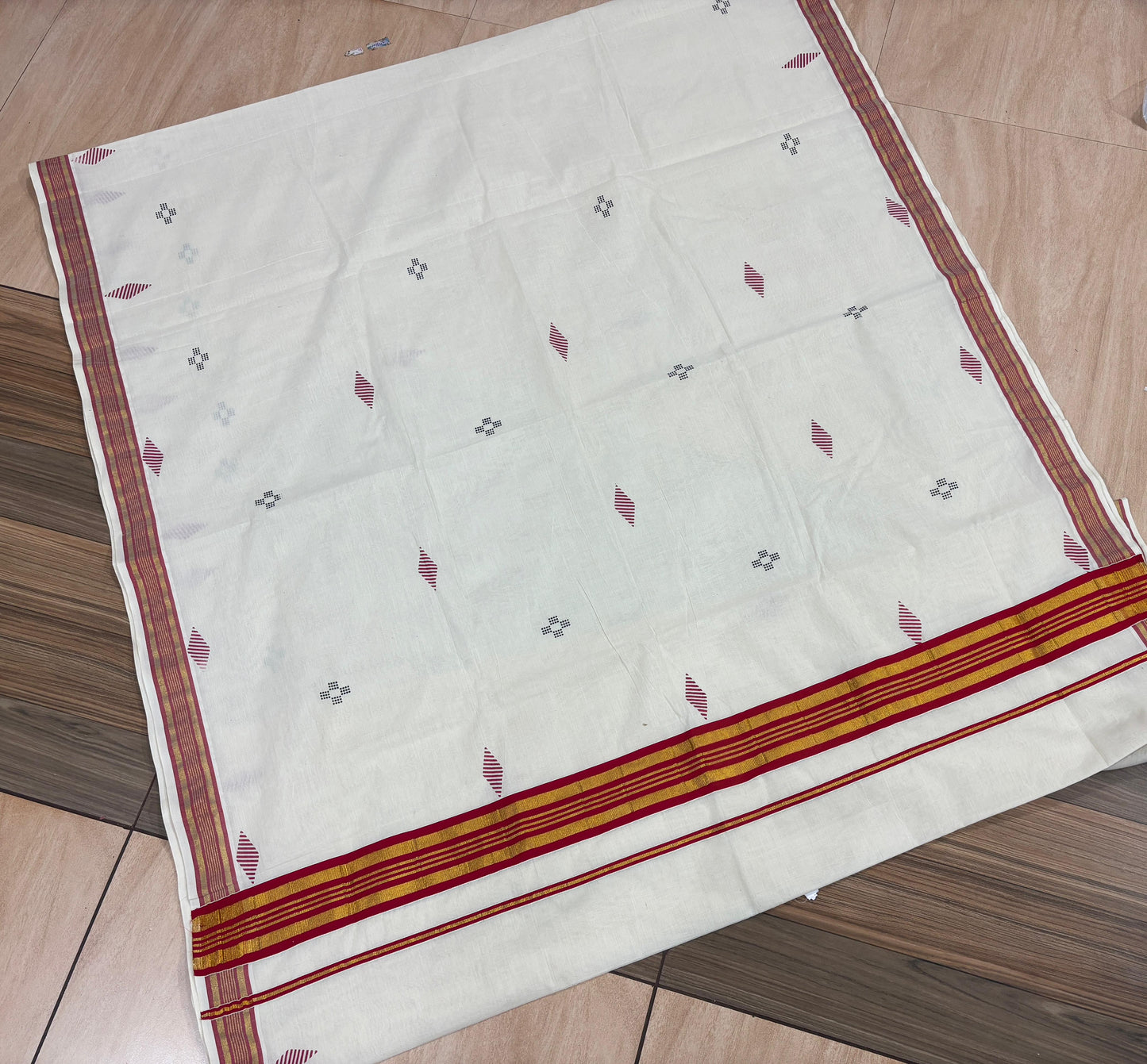 Premium Kara Kasavu Cotton Saree with Small Butta Print – 6.25 Meters
