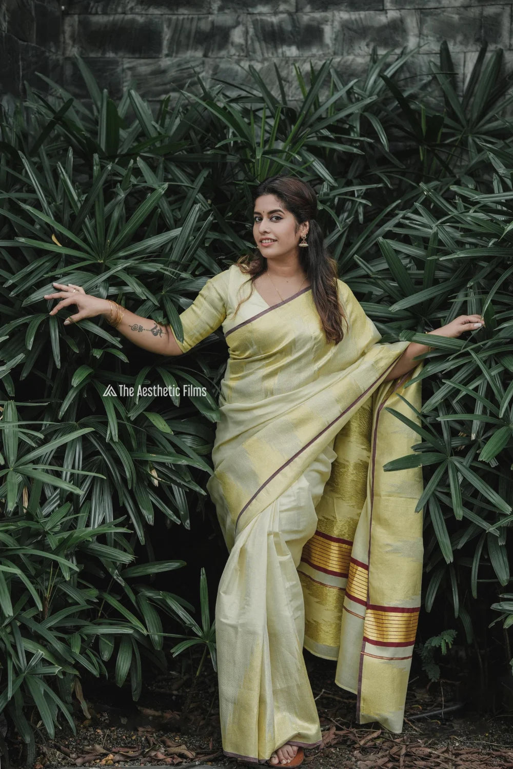 Premium Golden Tissue Saree – 6.25 Meters (VH1053)