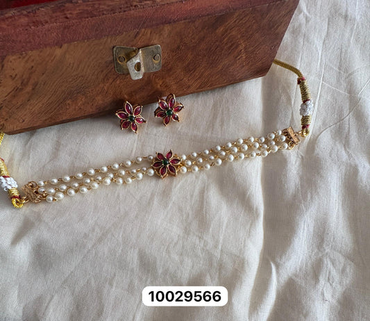 Pearl choker